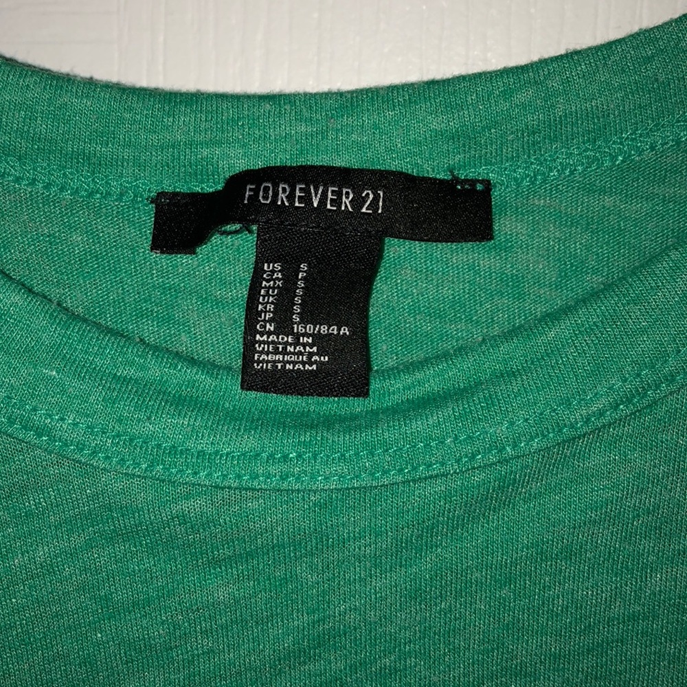 Cropped Tee! - Picture 2 of 2